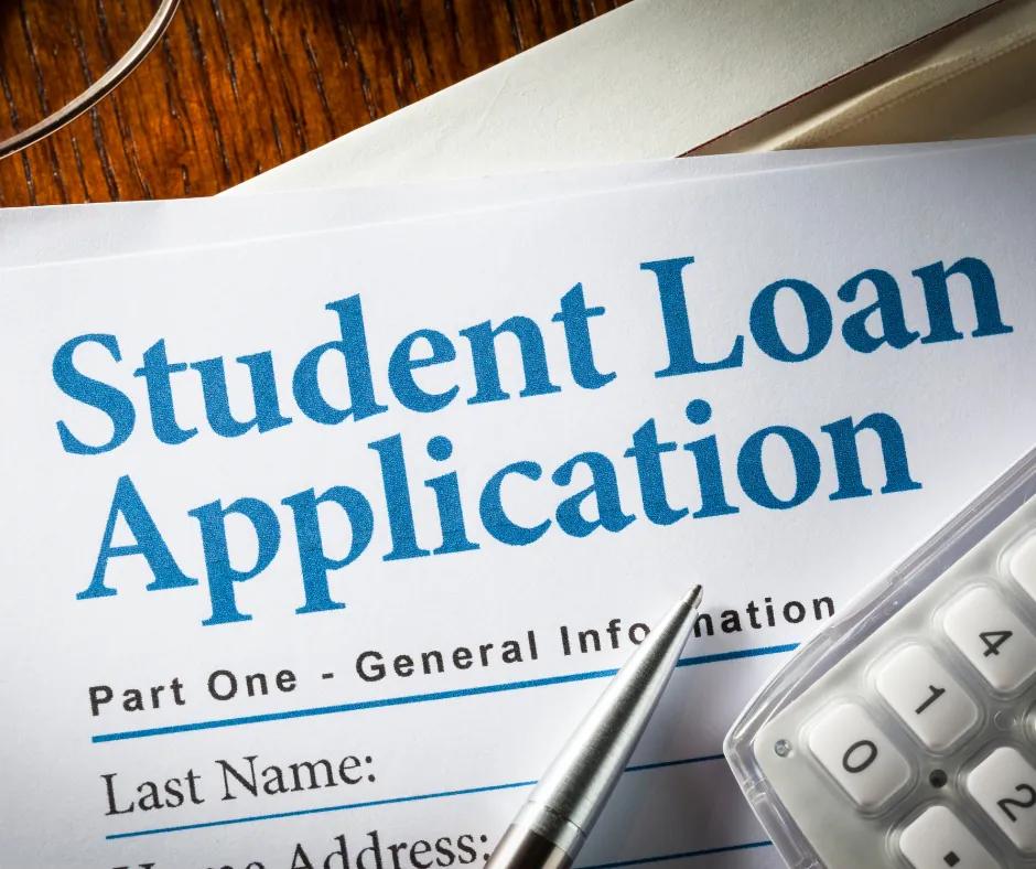 How Government Loans Work for Diploma-Level Courses